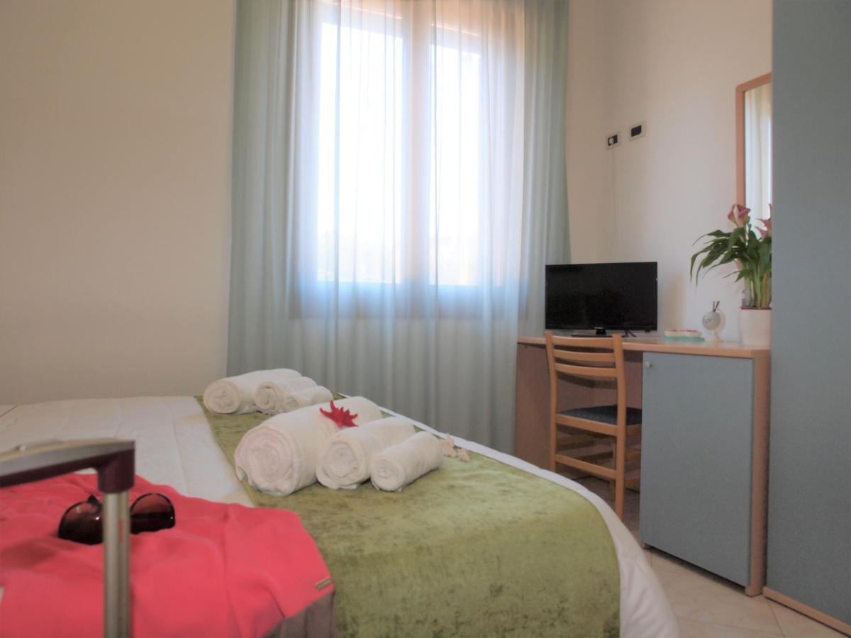 Small Double Room,972196777:JPEG